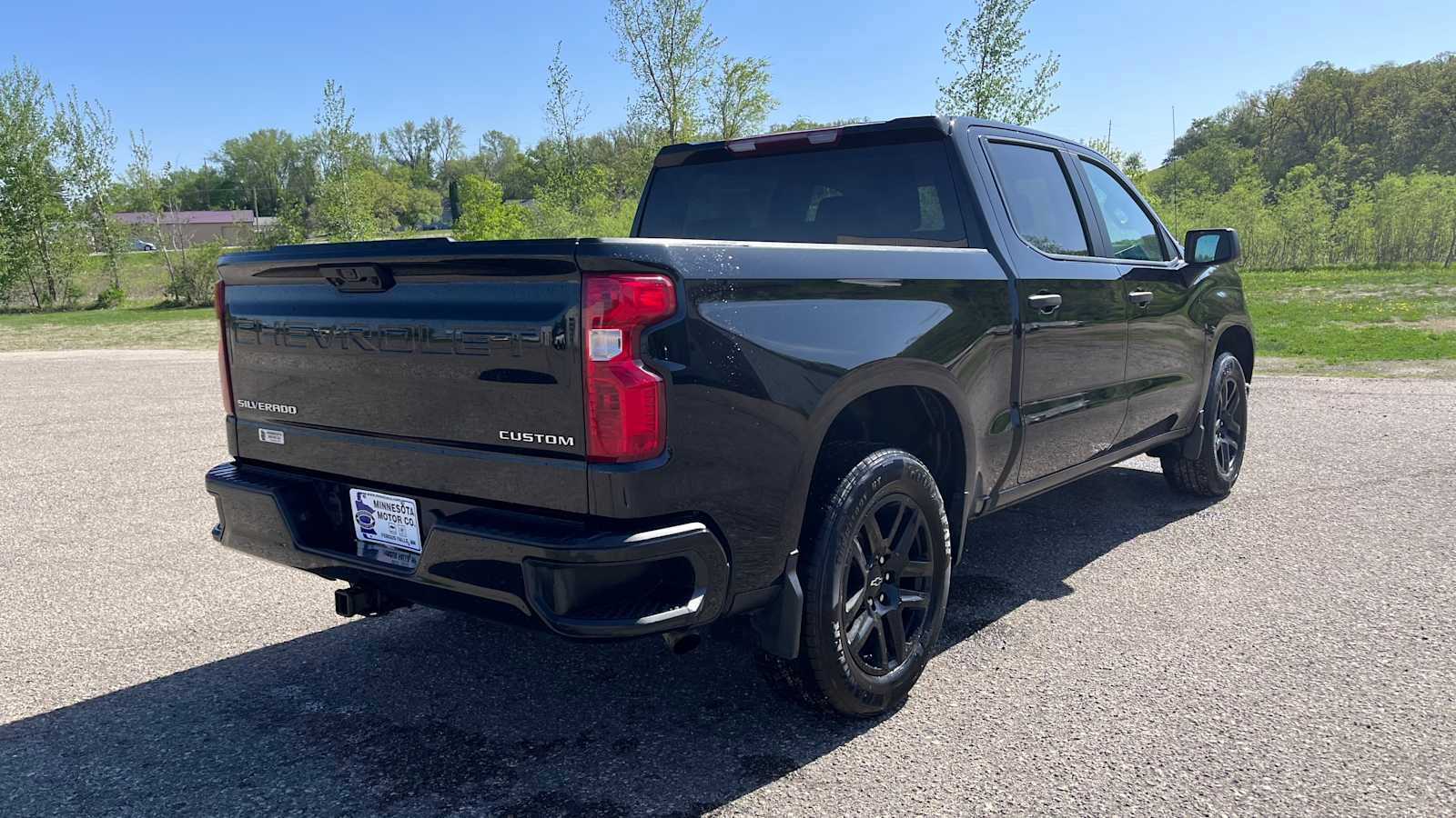 Used 2023 Chevrolet Silverado 1500 Custom AWD/4WD image 4