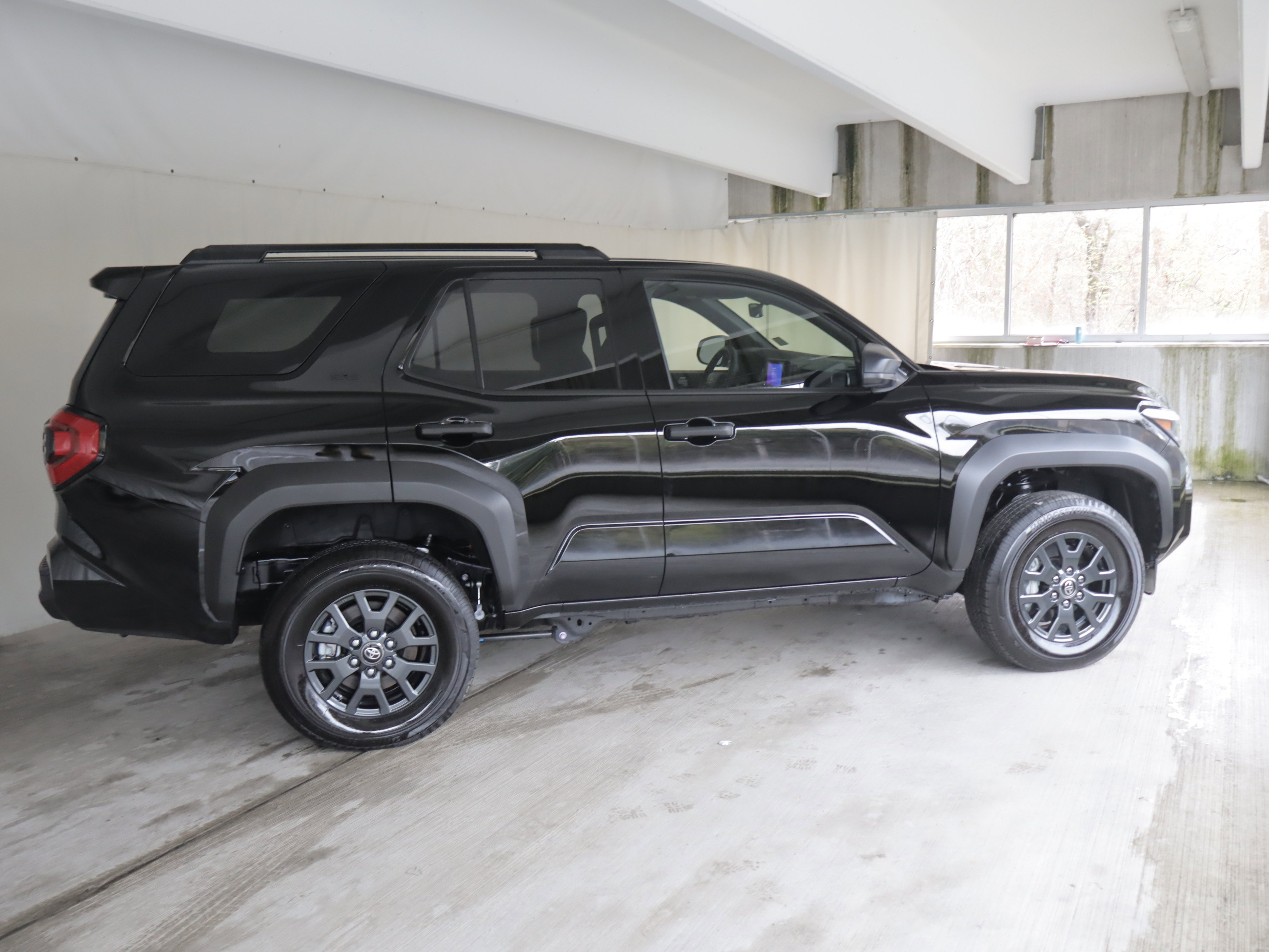 Used 2025 Toyota 4Runner SR5 AWD/4WD image 4