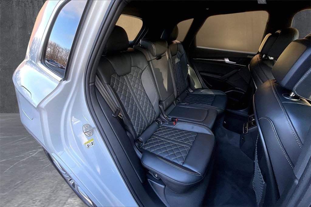 Used 2024 Audi SQ5 Premium Plus w/ Premium Plus Package image 25