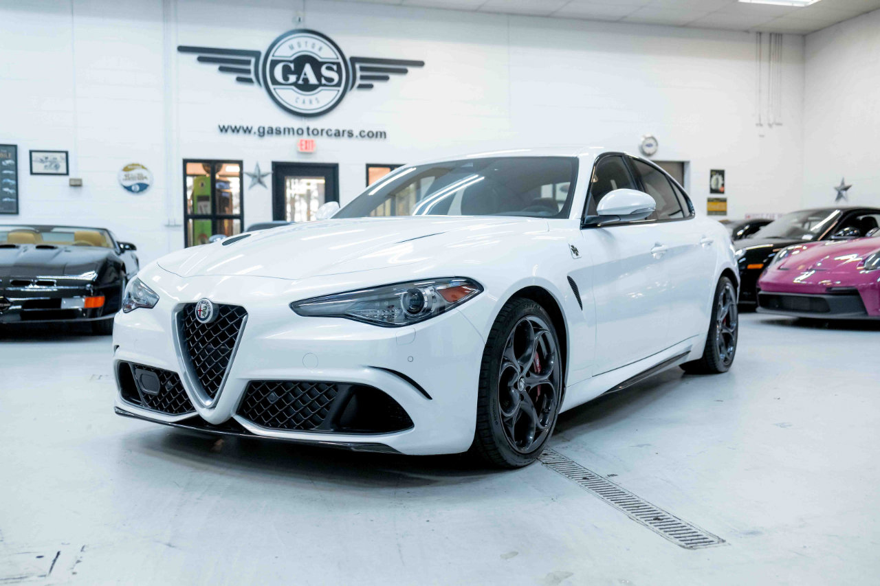 Used 2017 Alfa Romeo Giulia Quadrifoglio image 4