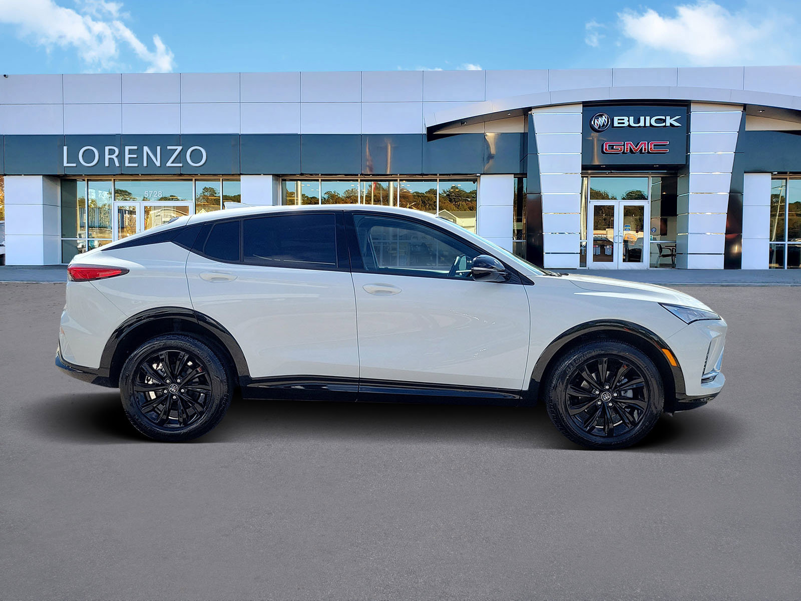 Used 2024 Buick Envista Sport Touring w/ Convenience II Package image 4