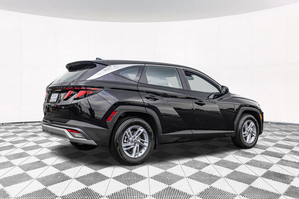Certified 2026 Hyundai Tucson SE FWD image 10