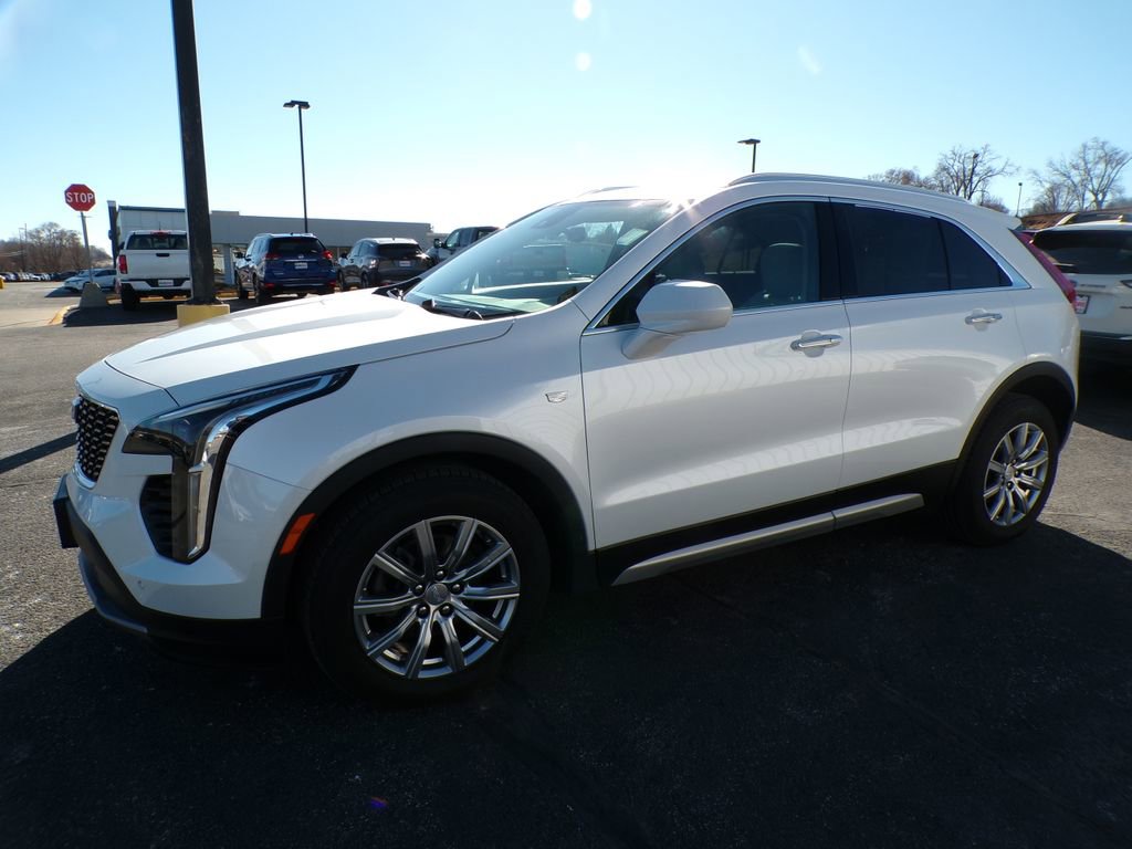 Used 2020 Cadillac XT4 Premium Luxury w/ Cold Weather Package image 2