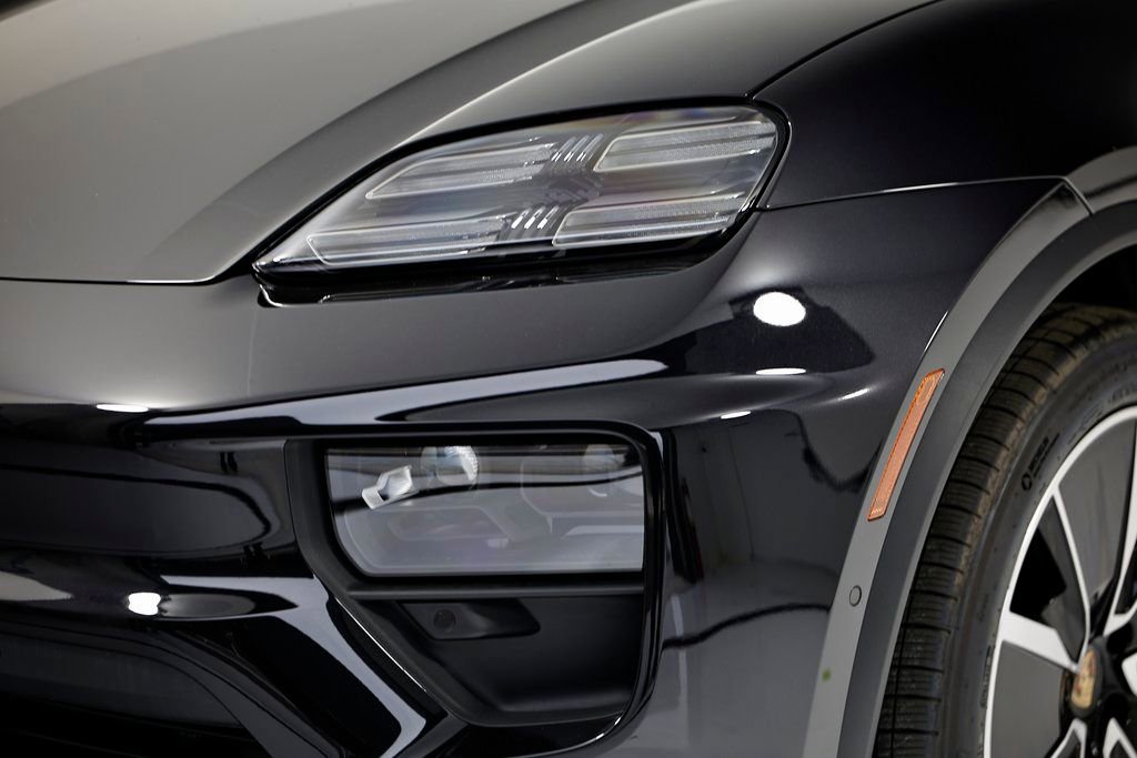 New 2026 Porsche Macan Electric image 11