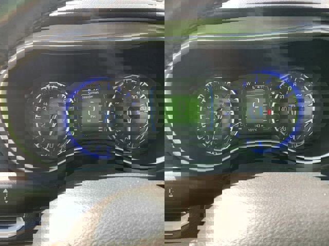 Used 2020 Chrysler Pacifica Touring-L image 29