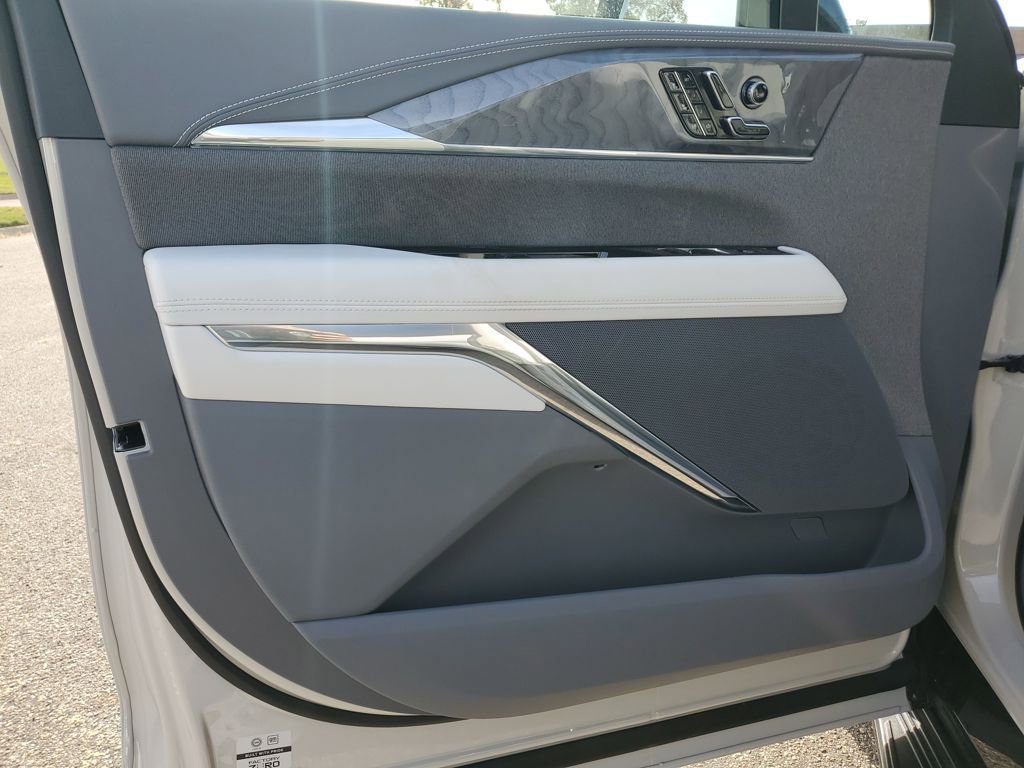 New 2026 Cadillac Escalade IQL Sport 1 w/ LPO, Floor Liner Package image 23