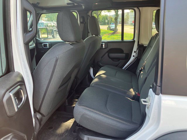 Used 2024 Jeep Wrangler Unlimited AWD/4WD image 19