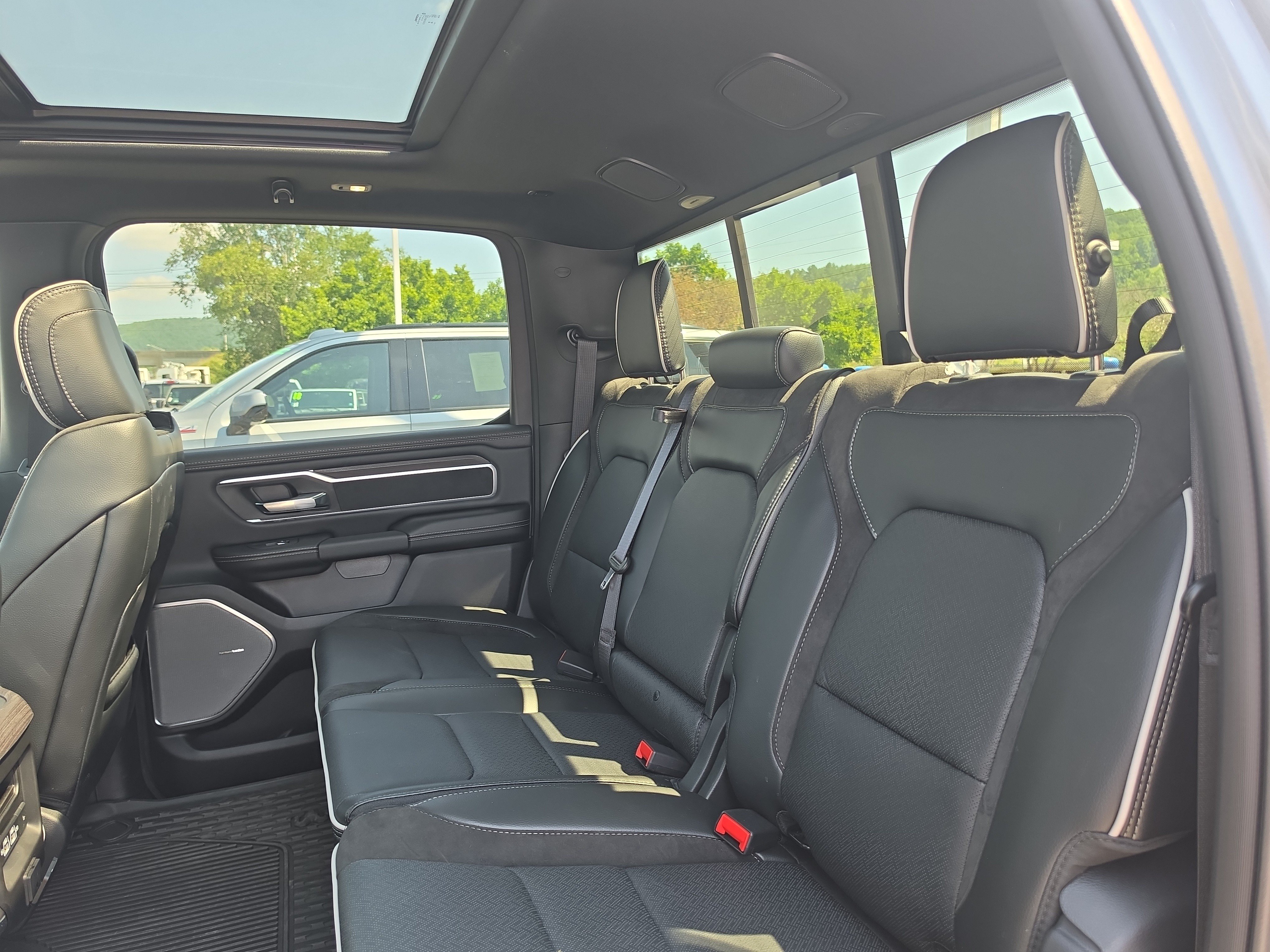 Used 2026 RAM 1500 Laramie AWD/4WD image 14