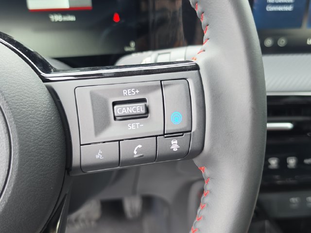 New 2026 Nissan Kicks SR w/ Cold Weather Package FWD image 30