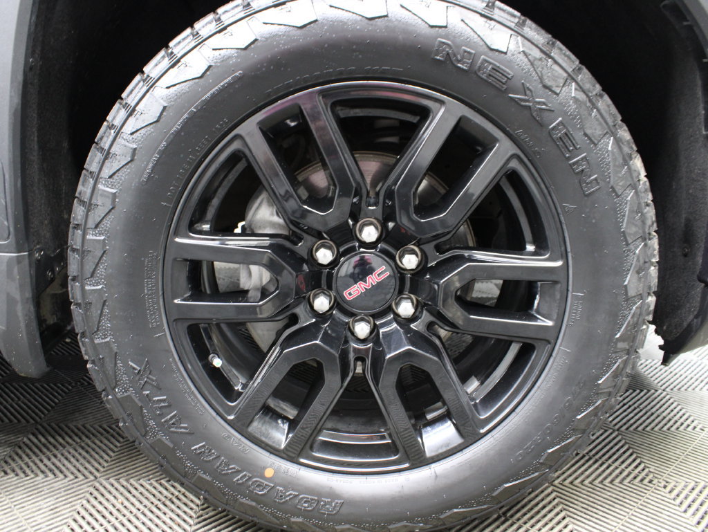Used 2025 GMC Sierra 1500 Elevation w/ Elevation Premium Package AWD/4WD image 13