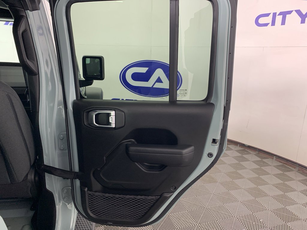 Used 2024 Jeep Wrangler Sport S image 35
