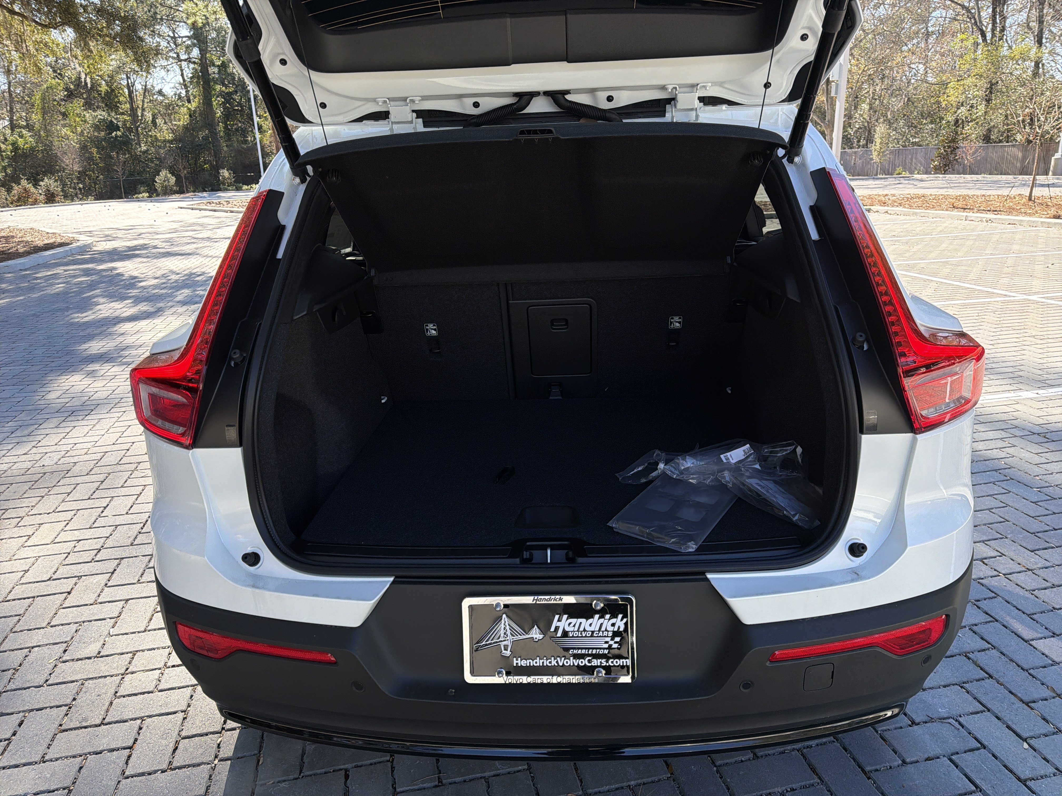 New 2026 Volvo XC40 B4 Core FWD image 35