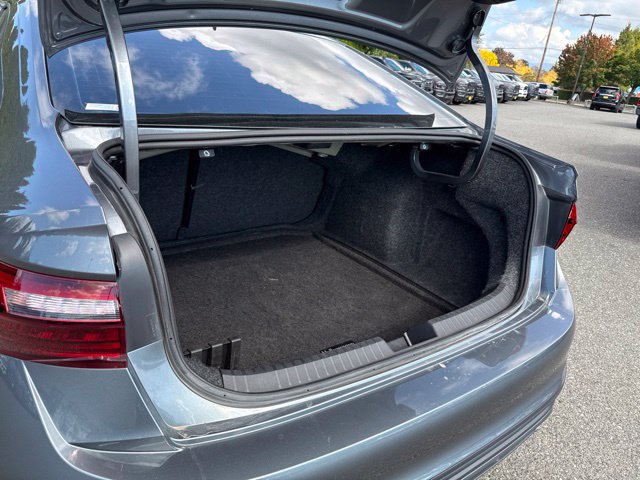 Used 2024 Volkswagen Jetta SE FWD image 14