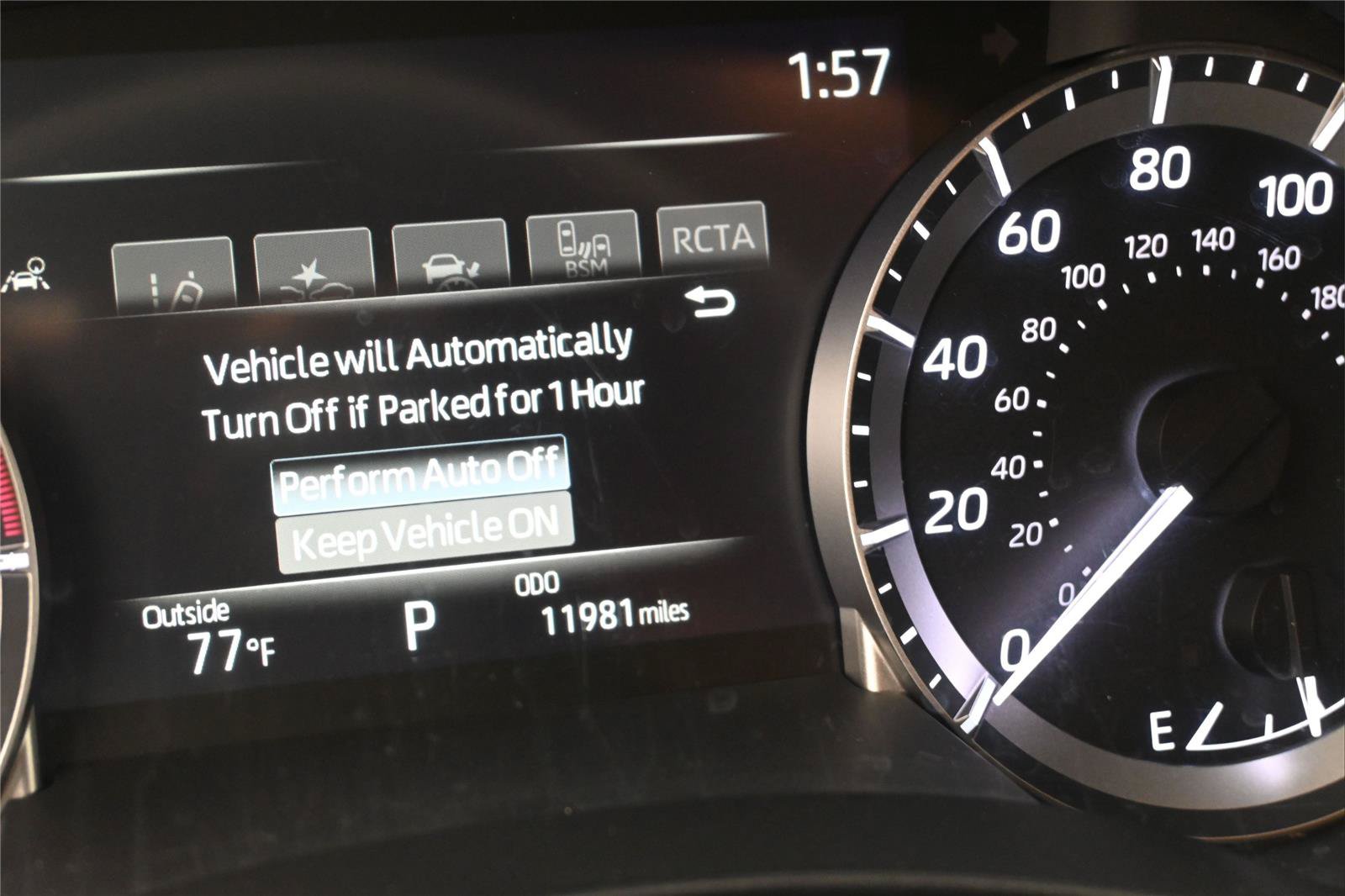 Used 2024 Toyota Highlander XSE AWD/4WD image 3