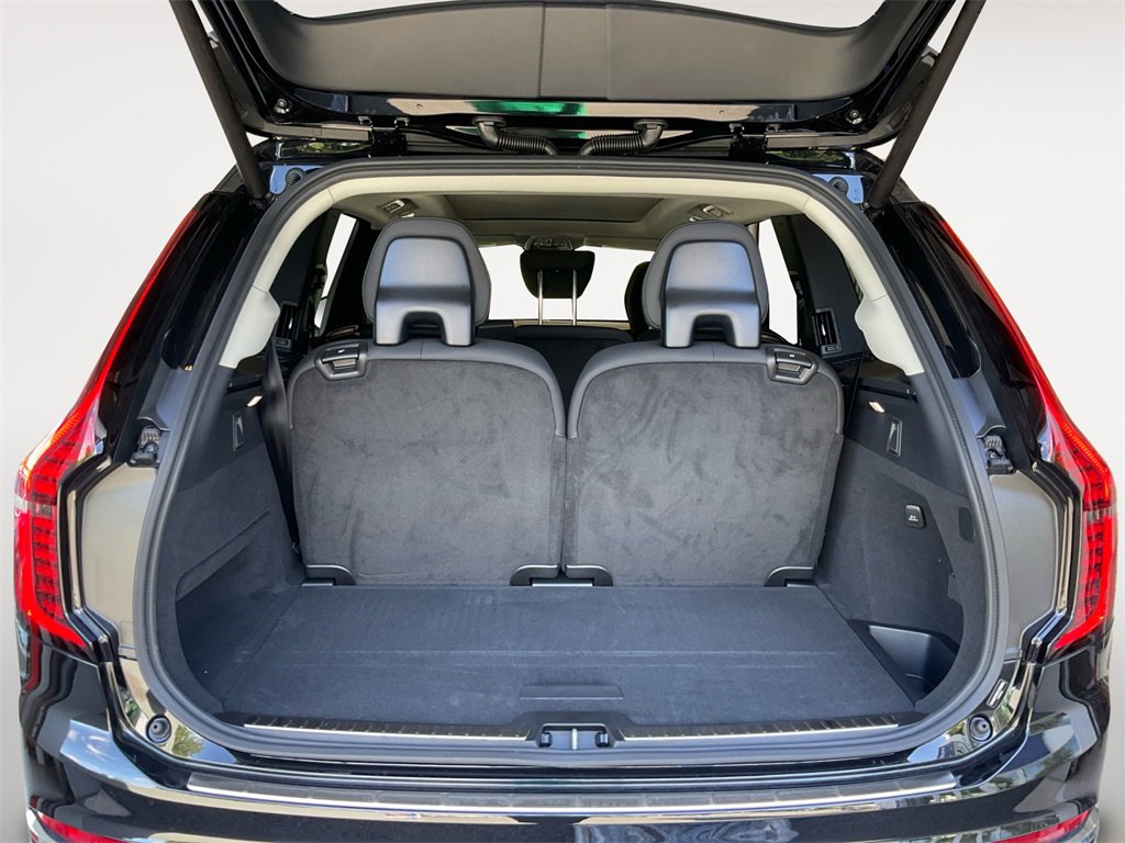 New 2025 Volvo XC90 B6 Plus w/ Protection Package Premier image 11