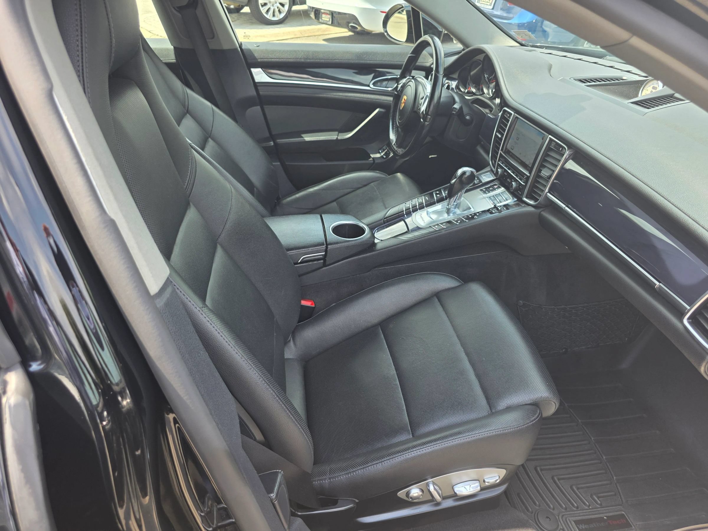 Used 2015 Porsche Panamera 4 AWD/4WD image 30