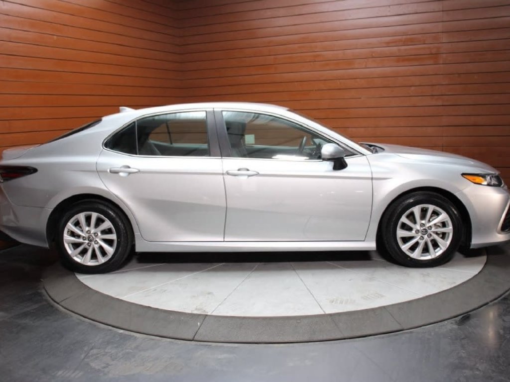 Used 2024 Toyota Camry LE FWD image 33
