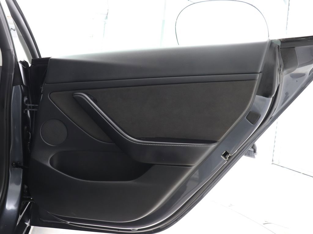 Used 2021 Tesla Model 3 Performance image 35
