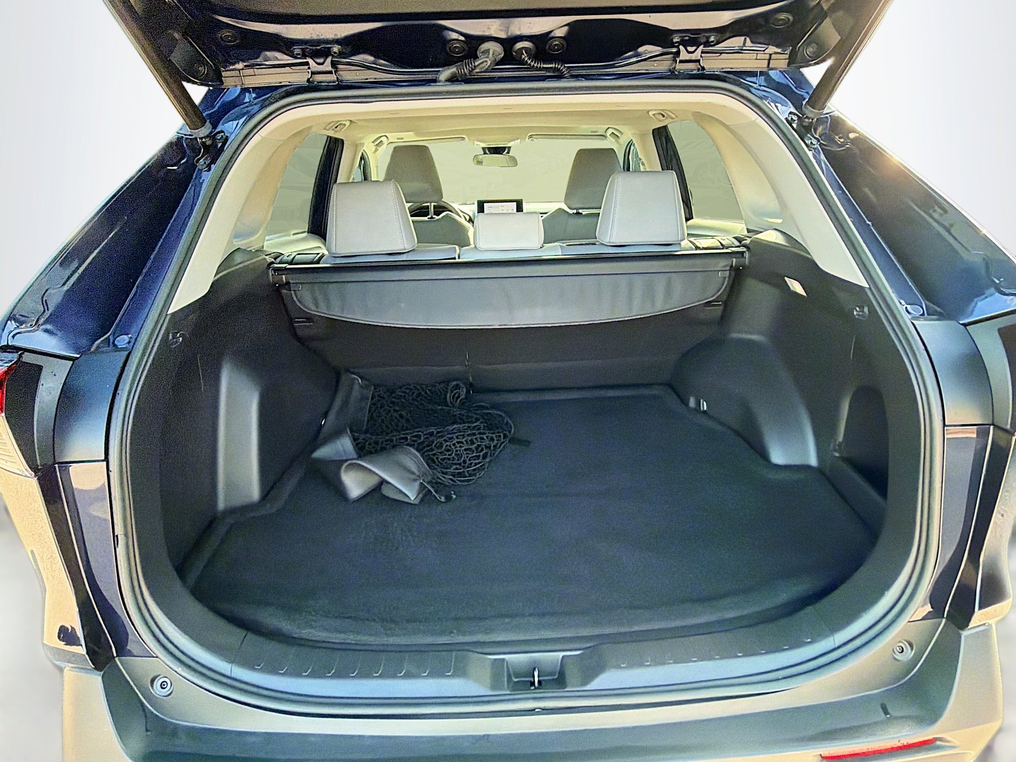 Used 2023 Toyota RAV4 XLE Premium image 12