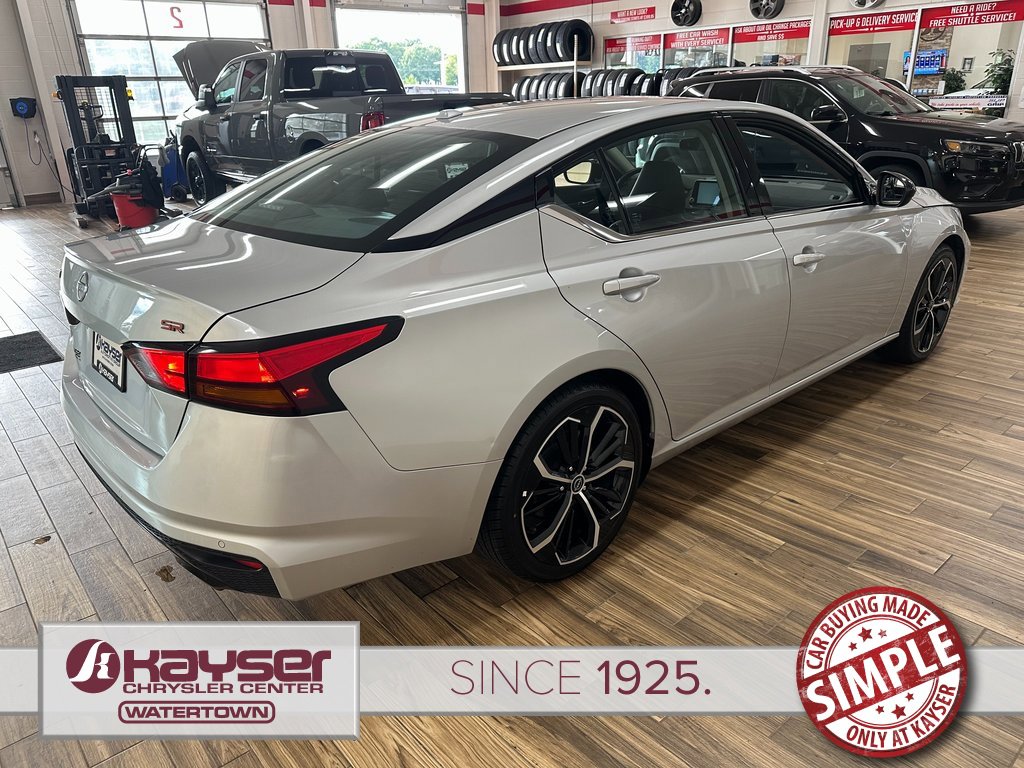 Used 2023 Nissan Altima 2.5 SR image 5