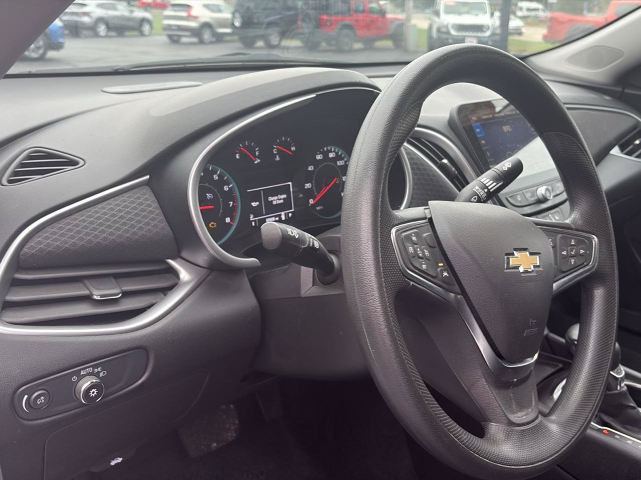 Used 2025 Chevrolet Malibu LS w/ Driver Confidence Package FWD image 7