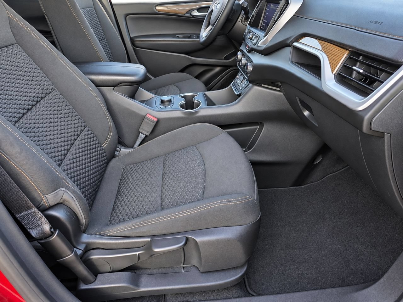 Used 2021 GMC Terrain SLE w/ Driver Convenience Package FWD image 28