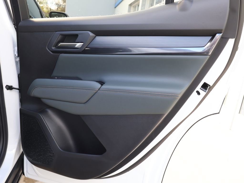 New 2026 GMC Terrain AT4 AWD/4WD image 30
