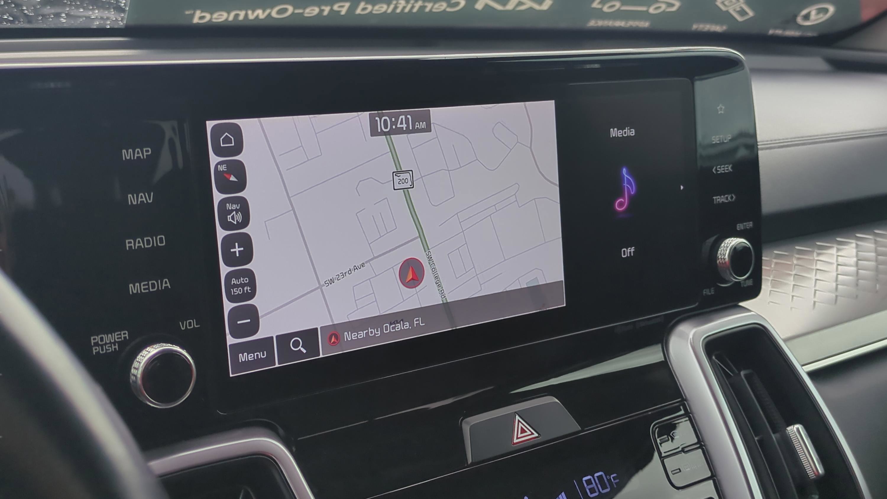 Certified 2024 Kia Sorento EX w/ Panoramic Sunroof Package image 18