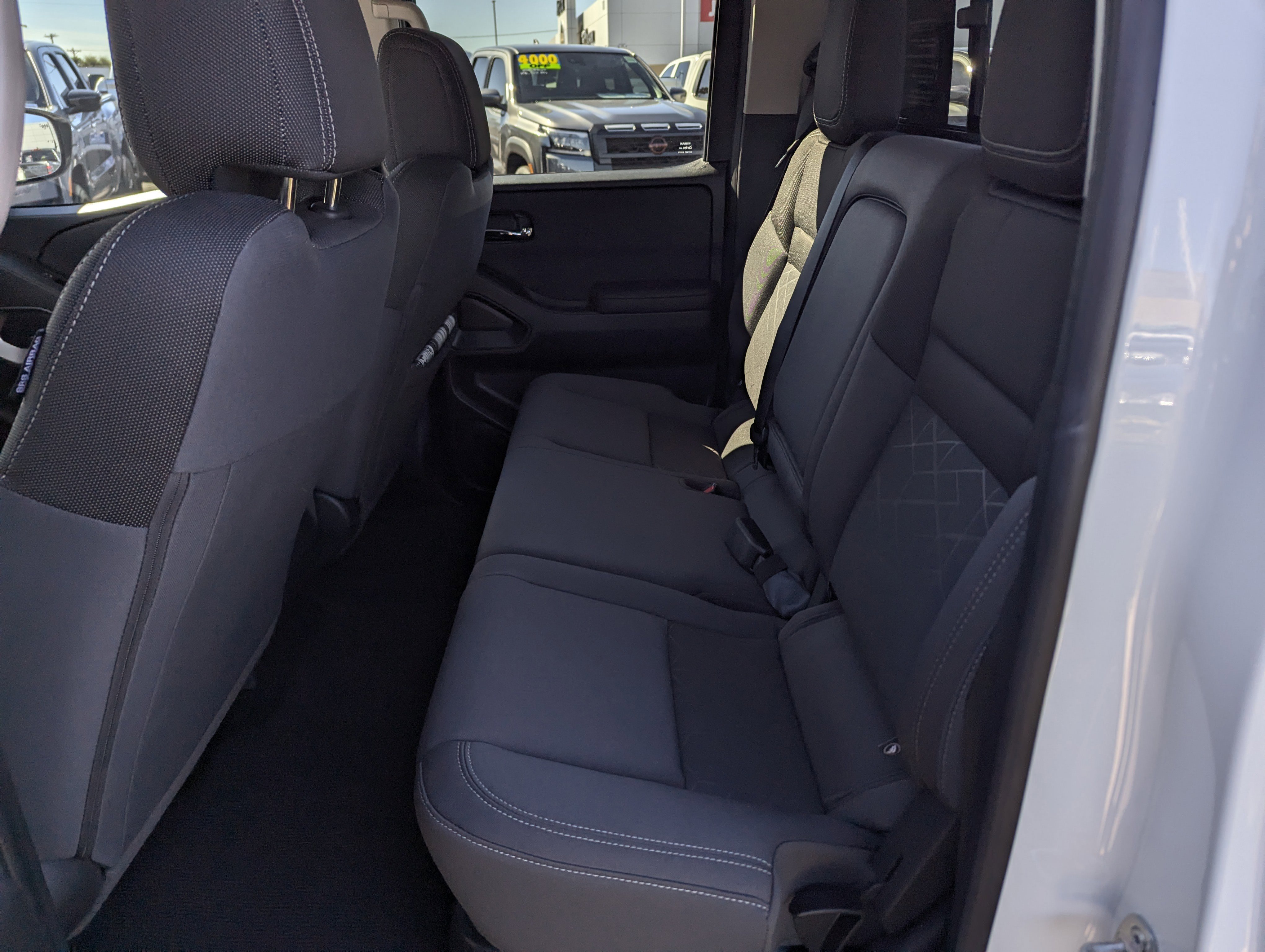 Certified 2025 Nissan Frontier SV w/ Tow Package image 9