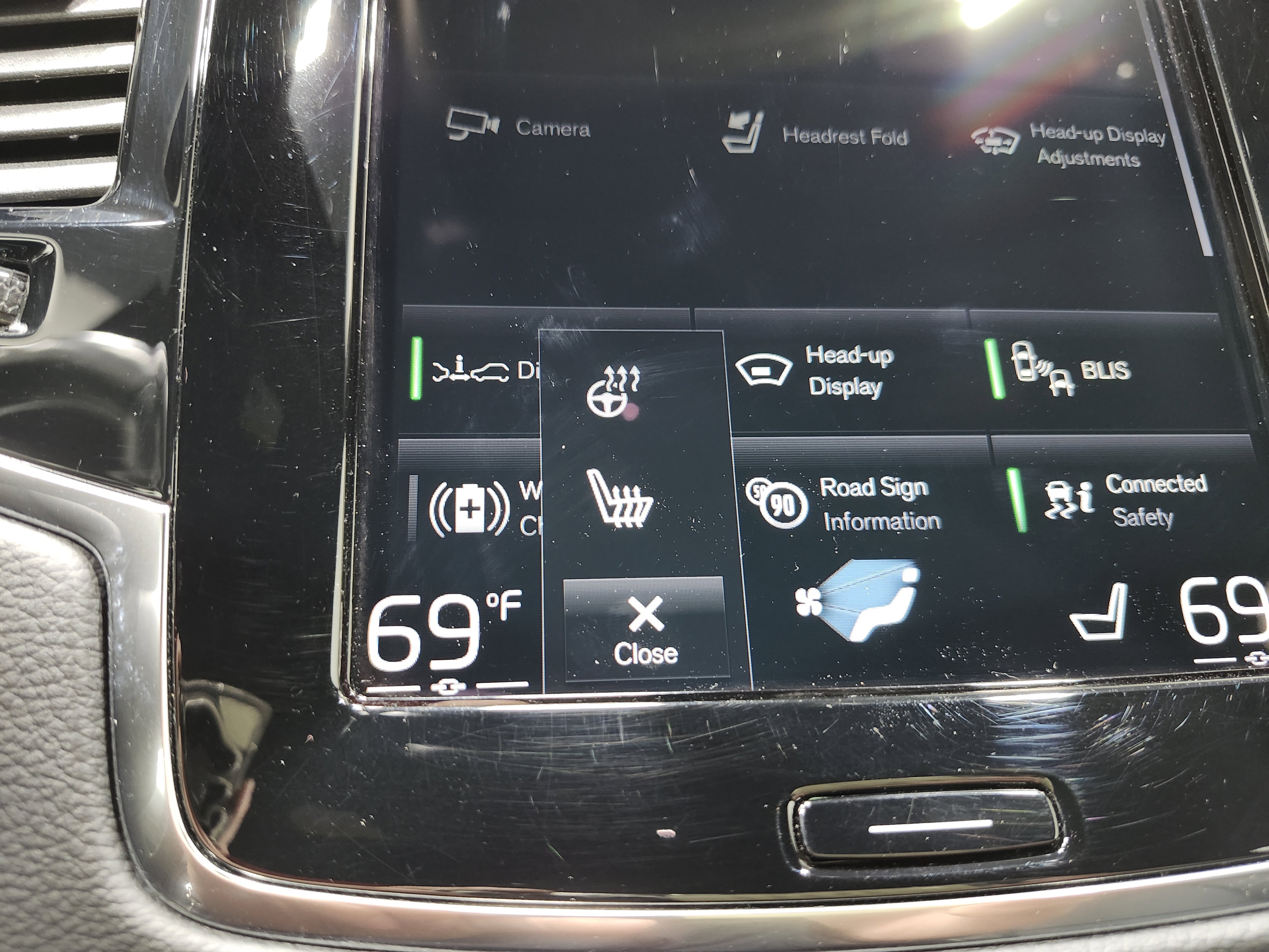 Used 2021 Volvo XC90 T8 R-Design w/ Advanced Package image 9