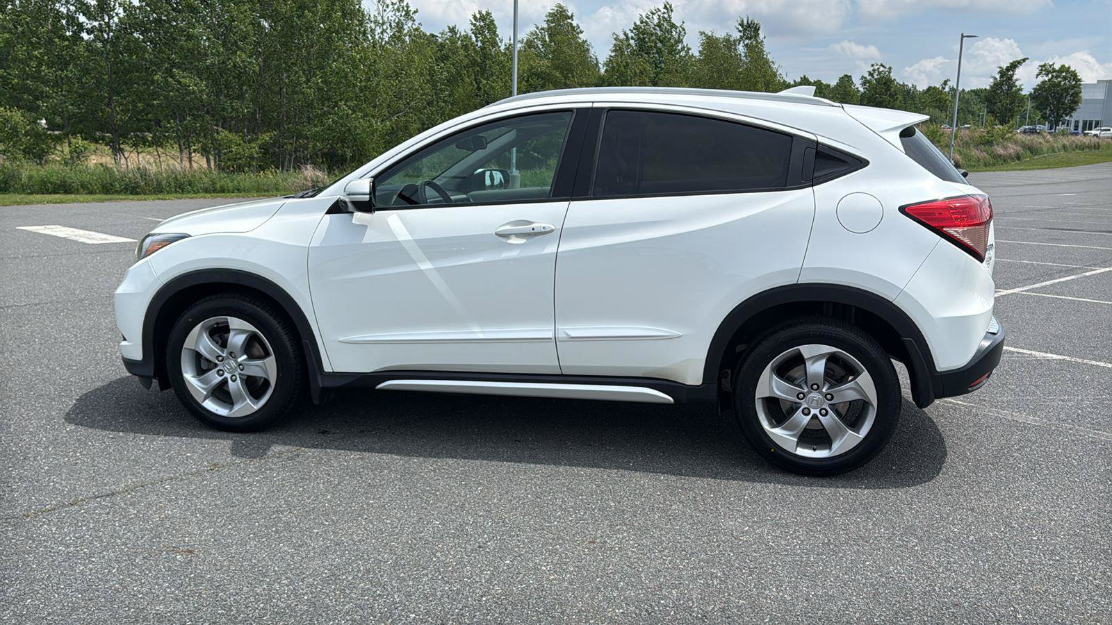 Used 2016 Honda HR-V EX-L image 10