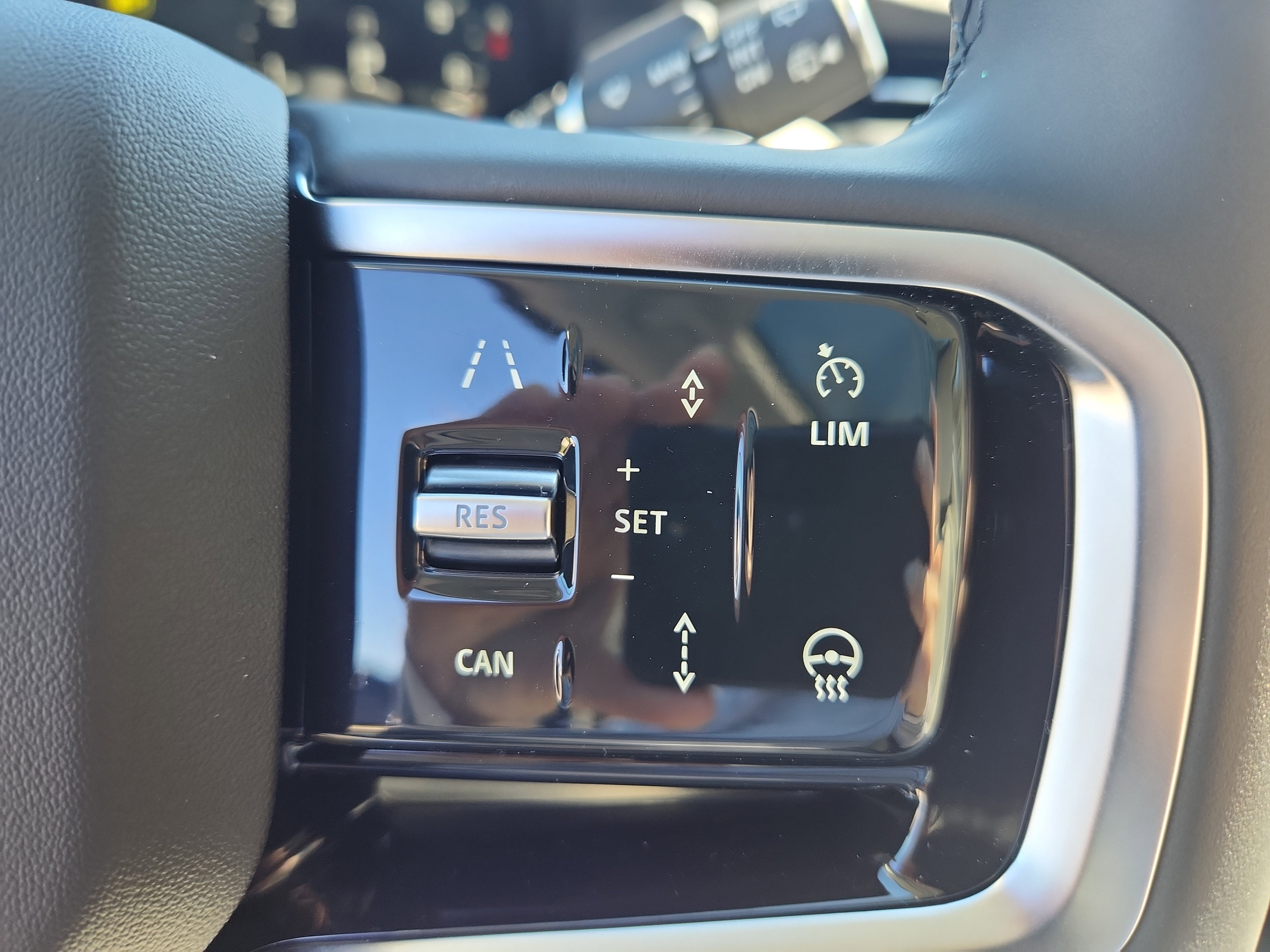 Certified 2025 Land Rover Discovery Sport S image 20