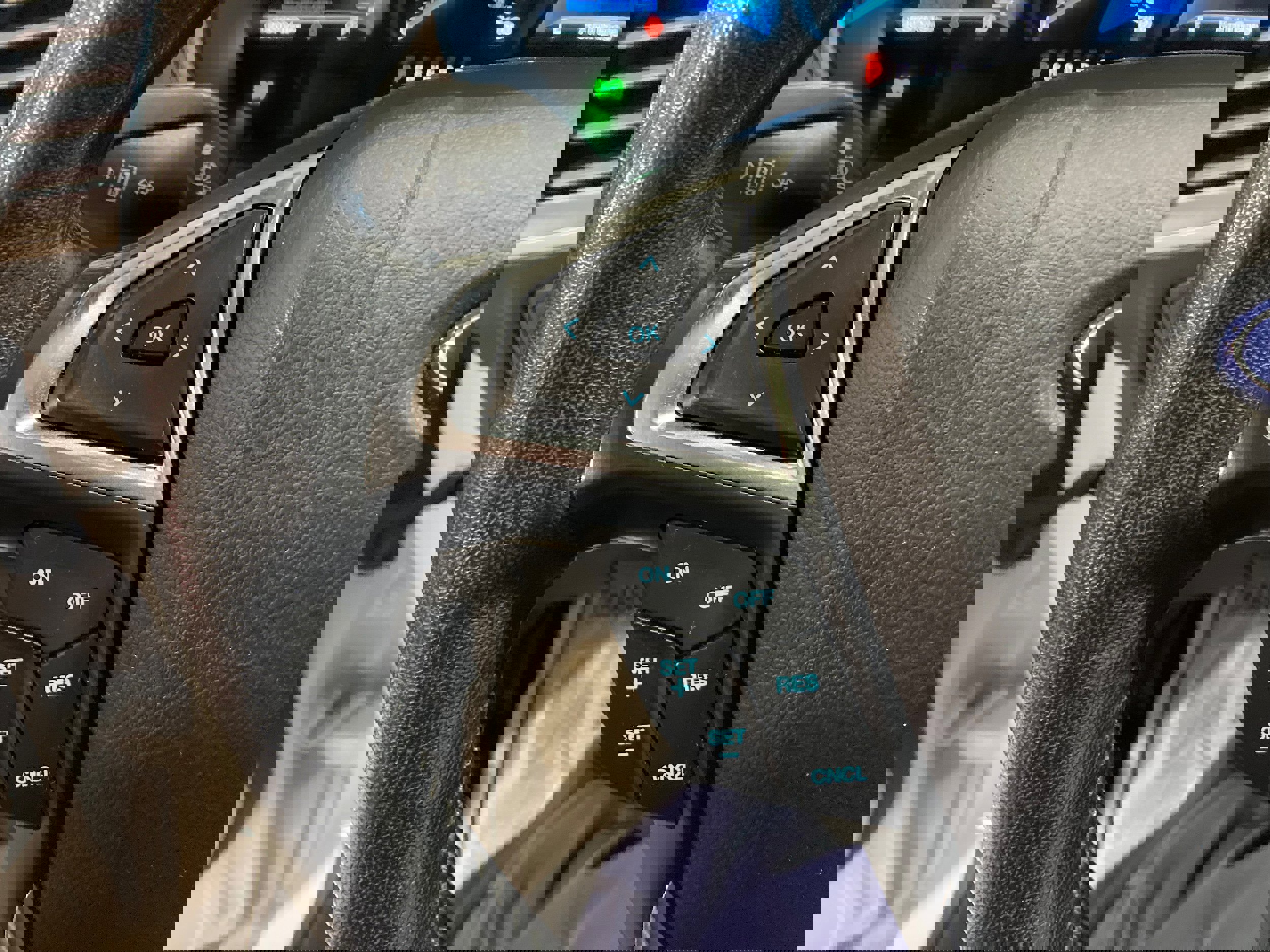 Used 2022 Ford Edge SEL w/ Convenience Package image 9