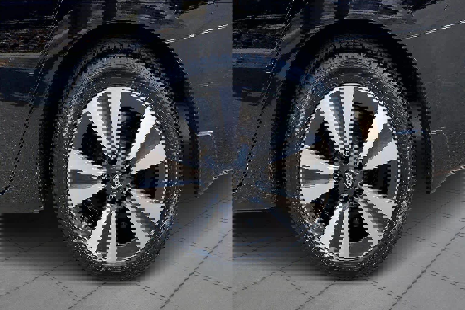 Used 2019 Nissan Sentra SV w/ Special Edition Package image 10