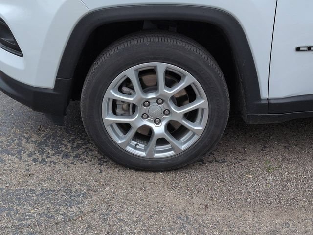 Used 2024 Jeep Compass Latitude AWD/4WD image 10