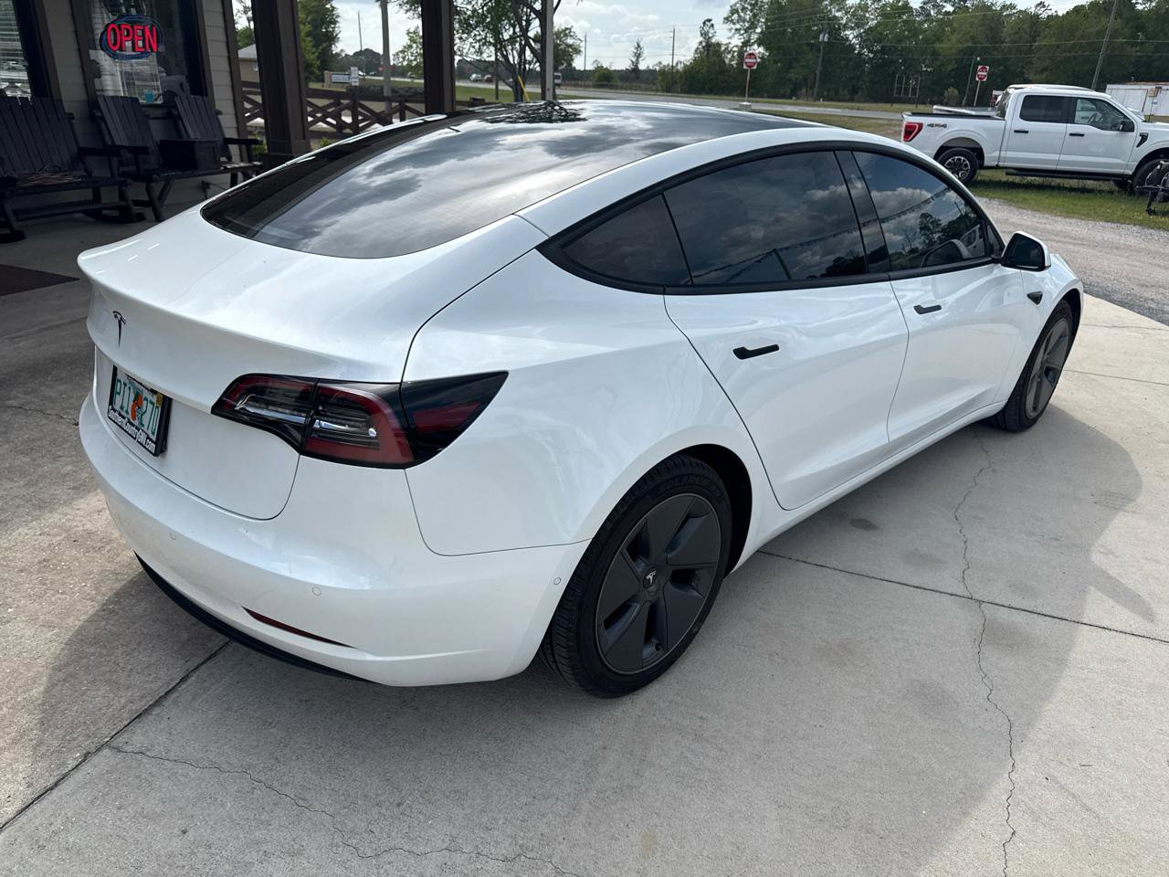 Used 2021 Tesla Model 3 Standard Range Plus image 3