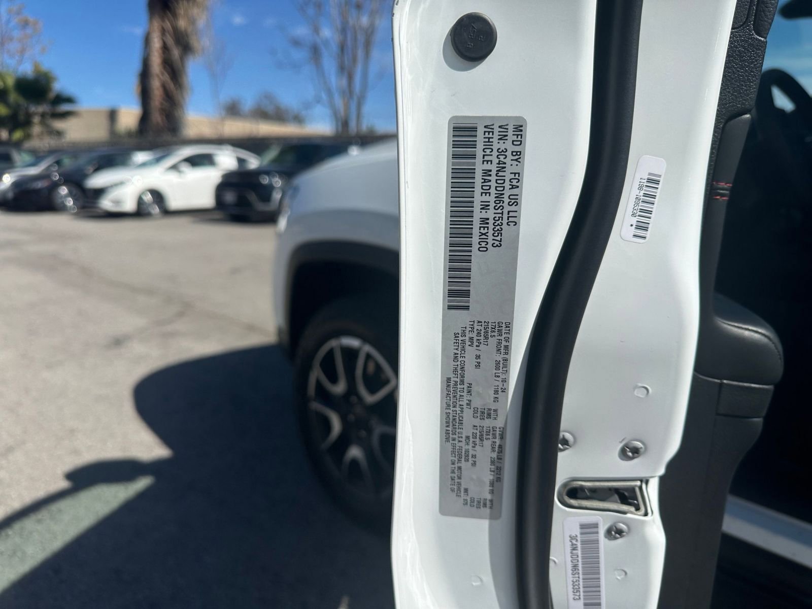 Used 2025 Jeep Compass Trailhawk AWD/4WD image 28