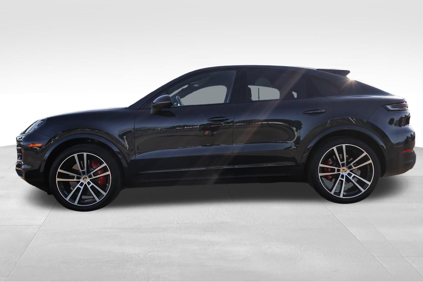 Used 2024 Porsche Cayenne S AWD/4WD image 8