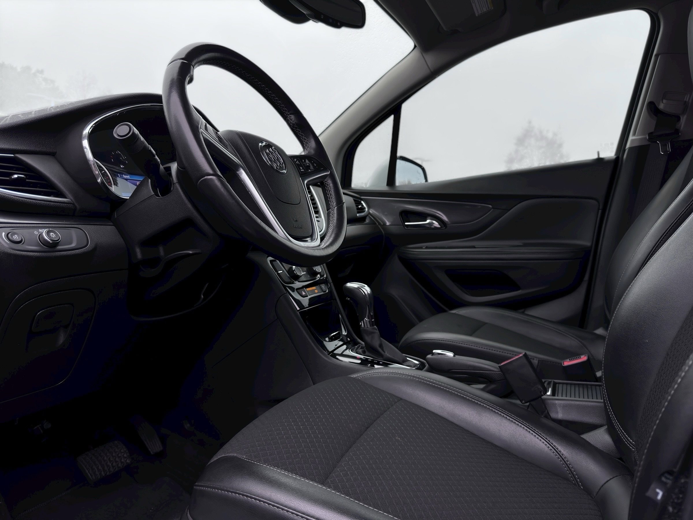 Used 2022 Buick Encore Preferred w/ Safety Package image 16