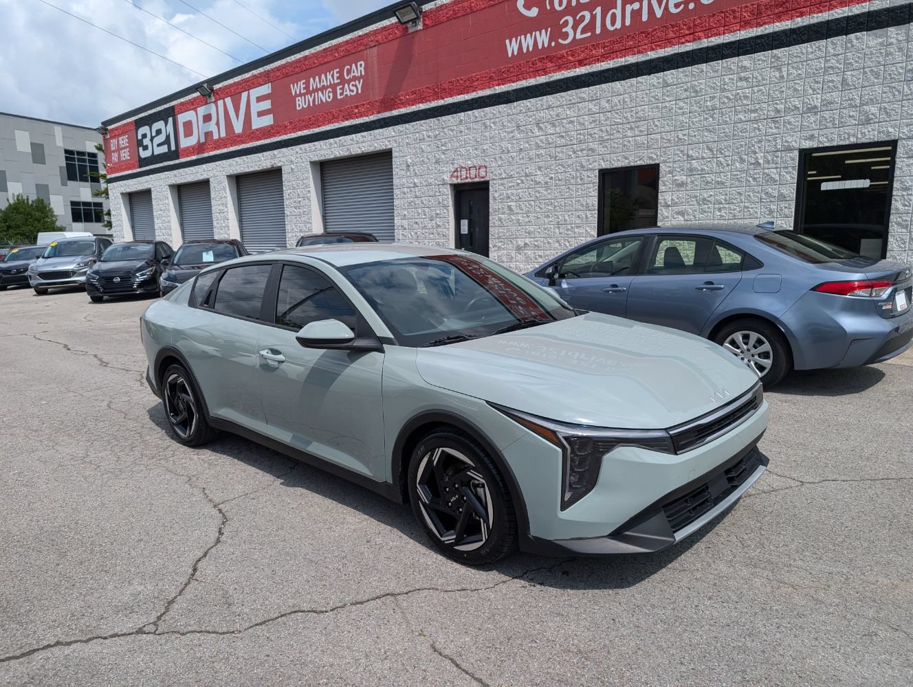 Used 2025 Kia K4 EX FWD image 1