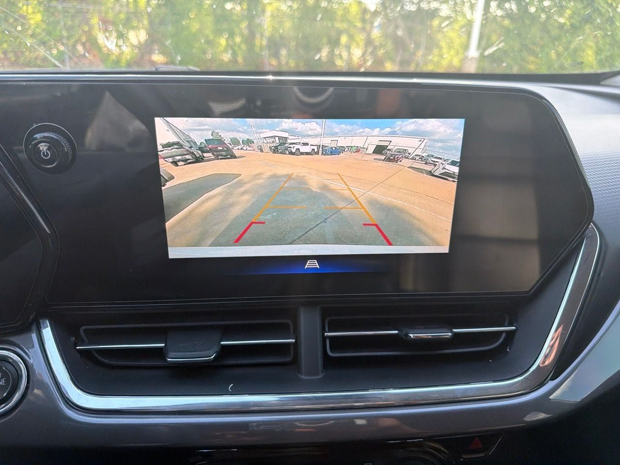 Used 2025 Chevrolet Trax ACTIV FWD image 3