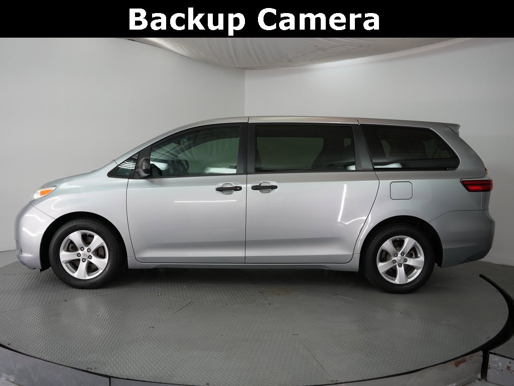 Used 2015 Toyota Sienna L image 4