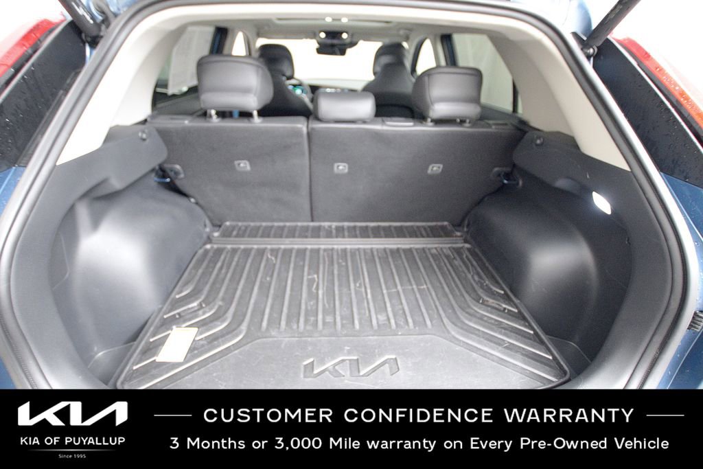 Certified 2024 Kia Niro SX image 19