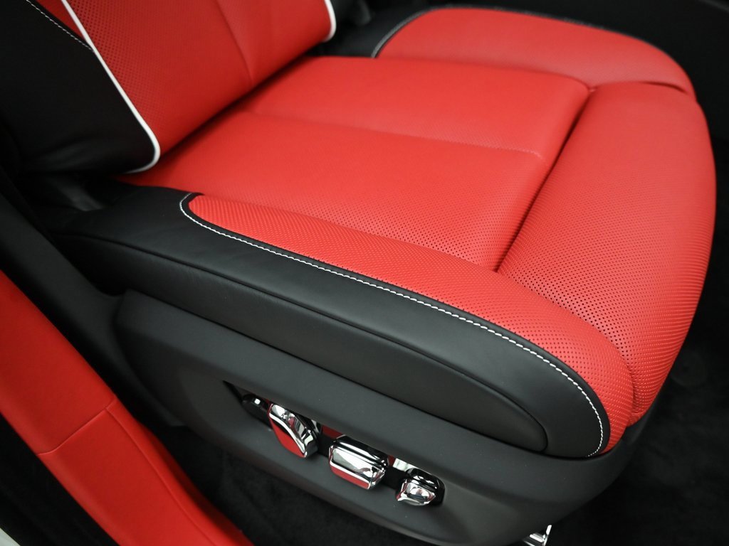 New 2025 Rolls-Royce Cullinan image 13