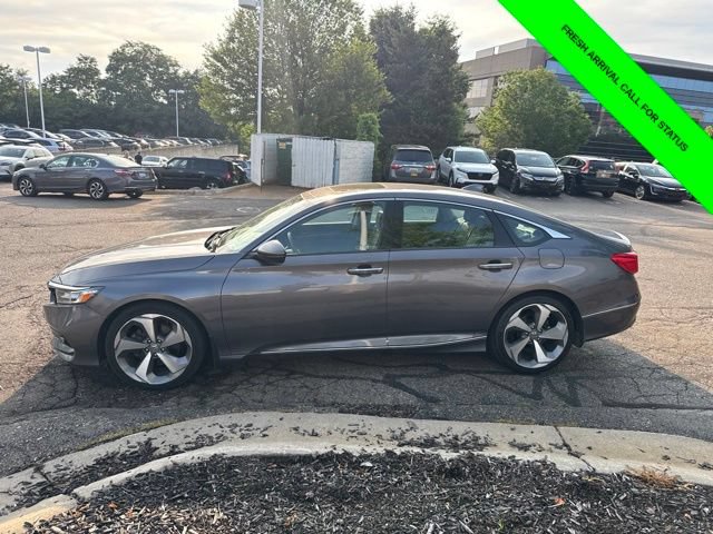 Used 2018 Honda Accord Touring image 2