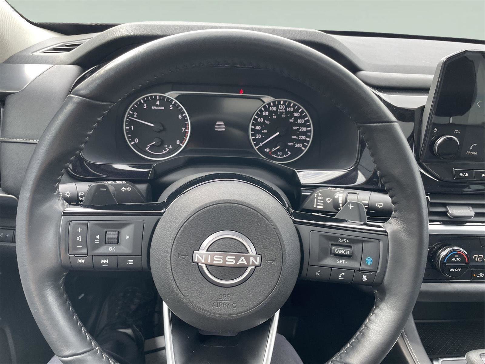 Used 2022 Nissan Pathfinder SL AWD/4WD image 29