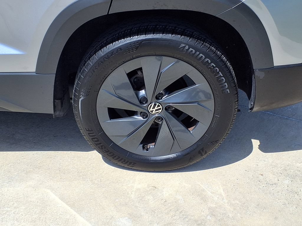 Used 2025 Volkswagen Taos S FWD image 40