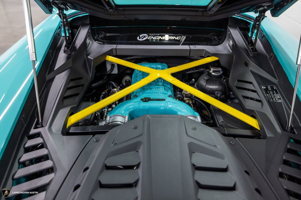 Used 2022 Lamborghini Huracan EVO image 9