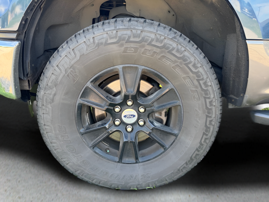 Used 2015 Ford F150 XLT w/ Equipment Group 302A Luxury AWD/4WD image 13