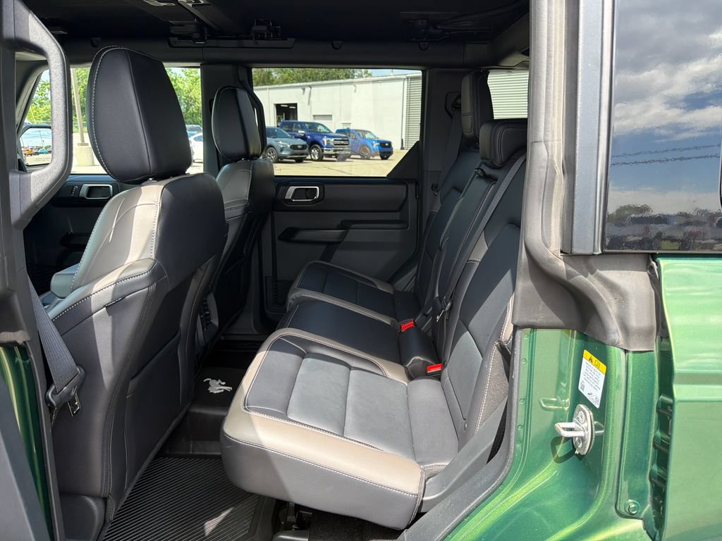 Used 2025 Ford Bronco Outer Banks AWD/4WD image 16